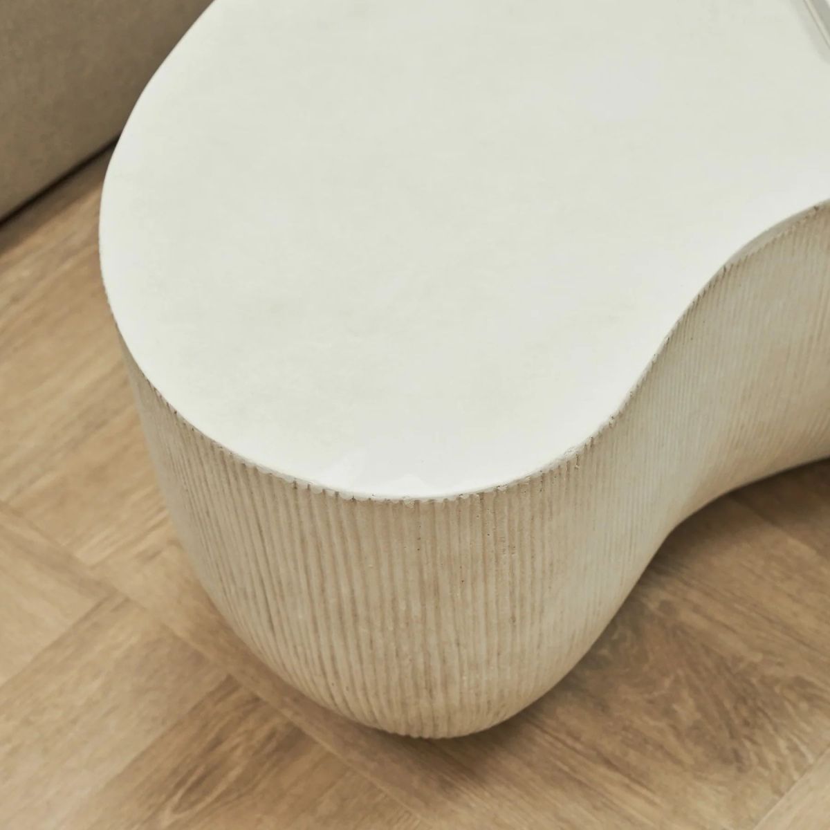 Fiber Glass Polyester Fasulye Dekoratif İç Mekan Masa